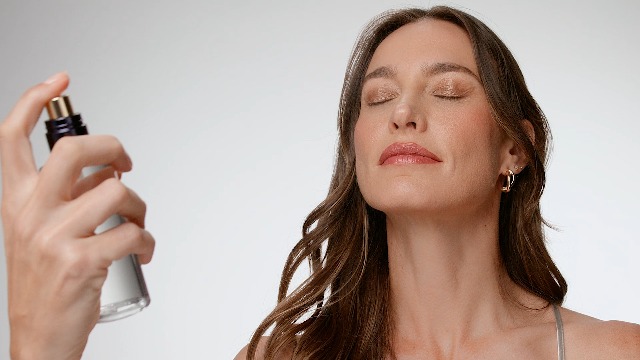 ESTEE LAUDER ビューティフル サマーフロスト スプレー 75ml ESTEE LAUDER ビューティフル サマーフロスト スプレー 75ml