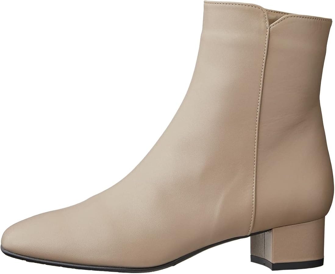 【リリーさん専用】DIANAダイアナWellfitウェルフィットEE ベージュ リリーさん専用】DIANAダイアナWellfitウェルフィットEE ベージュ