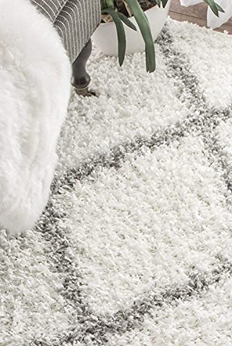 Image of Square Shaggy Fur Rugs and Carpet for Bedroom, Living Room (6x6 Feet Square, White and Silver)