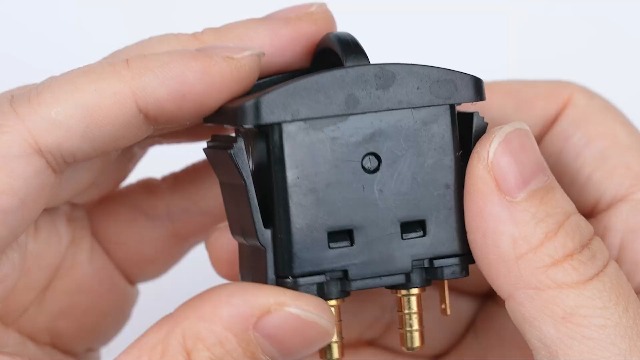 エアサス　エアバック　スイッチ Amazon.com: Air Spring Activation Switch, Electric Cab Seat Air