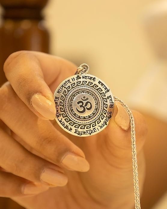 DIVISHA Om Mahamrityunjaya Mantra Pendant with Stainless Steel Chain Spiritual Om Locket for Men and Women Silver Finish Religious Necklace for Meditation Prayer Positive Energy Daily Wear 1