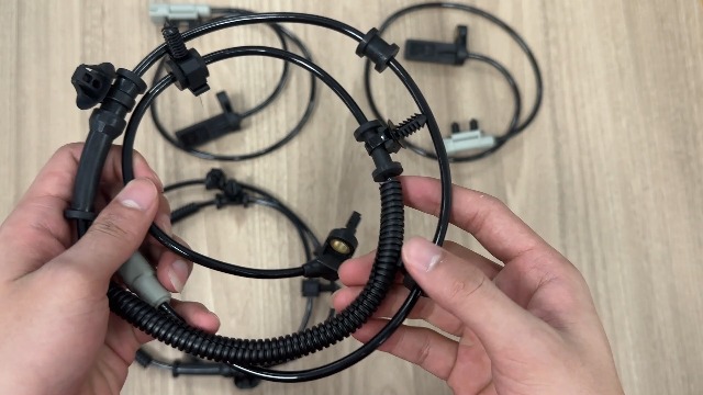 あこ Amazon.com: AUTOKAY 56044144AB 56044146AA Set 4 ABS Speed Sensor