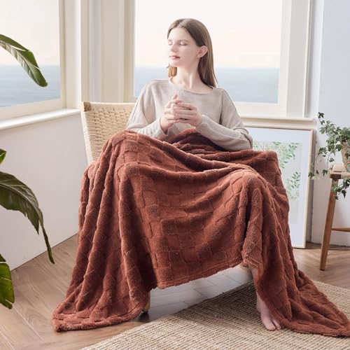 NEWCOSPLAY Super Soft Throw Blanket Coffee Premium Silky Flannel Fleece 3D Checkered Lightweight Bed Blanket All Season Use (Coffee Checkered, Throw(50"x70"))