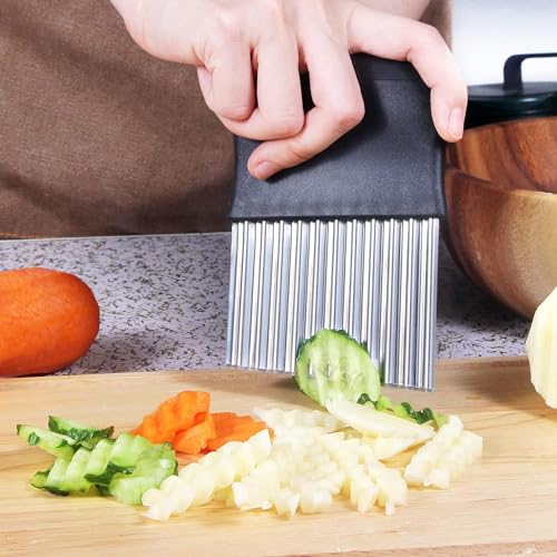 Image of Stainless Steel Potato Cutter, Crinkle Choppers French Fries Chips Chopping Knives with Nylon Handle Chopping Knife Carrot Vegetable Salad Waves Cutting (1pcs-Knife Crinkle Cutter)