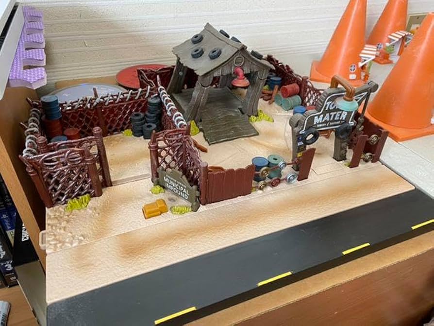 し*き様 プレシジョンシリーズ　メーターの家 Amazon.co.jp: カーズ プレシジョン メーターの家 : おもちゃ