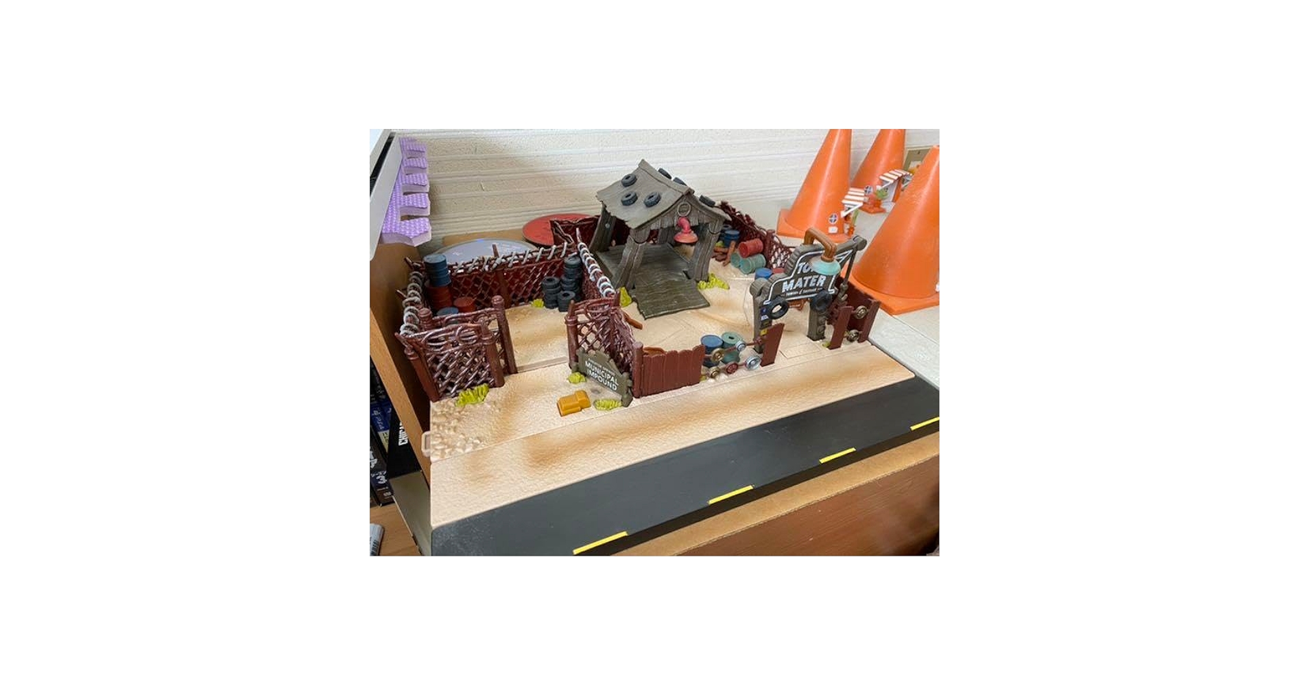 Amazon.co.jp: カーズ プレシジョン メーターの家 : おもちゃ