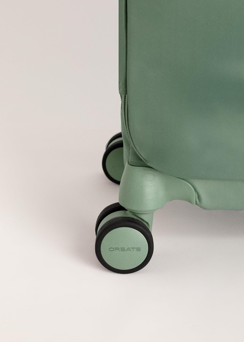 CREATE / Luggage Studio Soft/Maleta Blanda de poliéster Verde Sage / 39x20.5x56cm / Candado TSA, 4 Ruedas Dobles, Organizador, Mango telescópico, Tejido Impermeable, Etiqueta identificativa