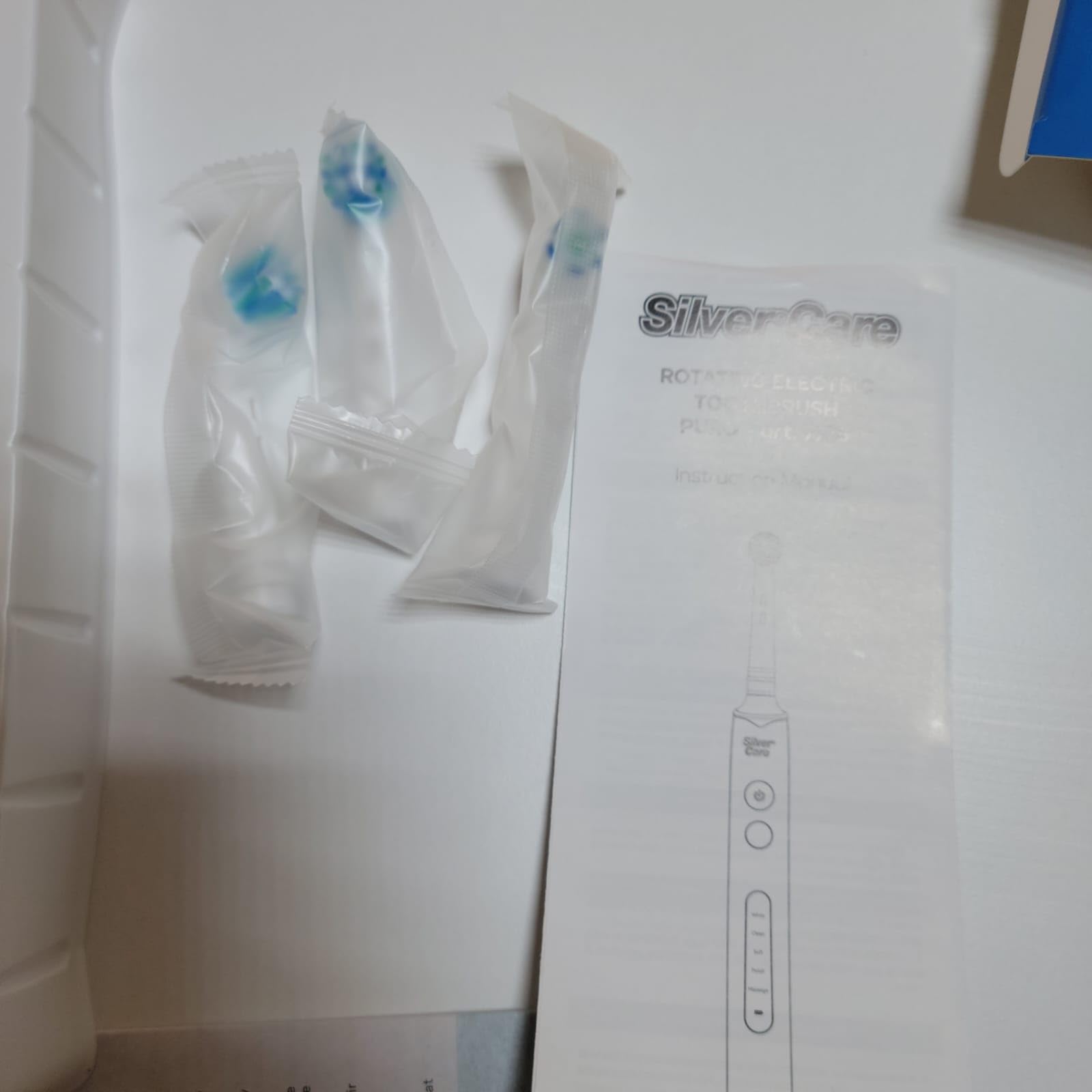 SilverCare Puro Spazzolino Elettrico Rotante 5 Modalità di Spazzolamento 3 Testine di Ricambio Ricaricabile USB-C