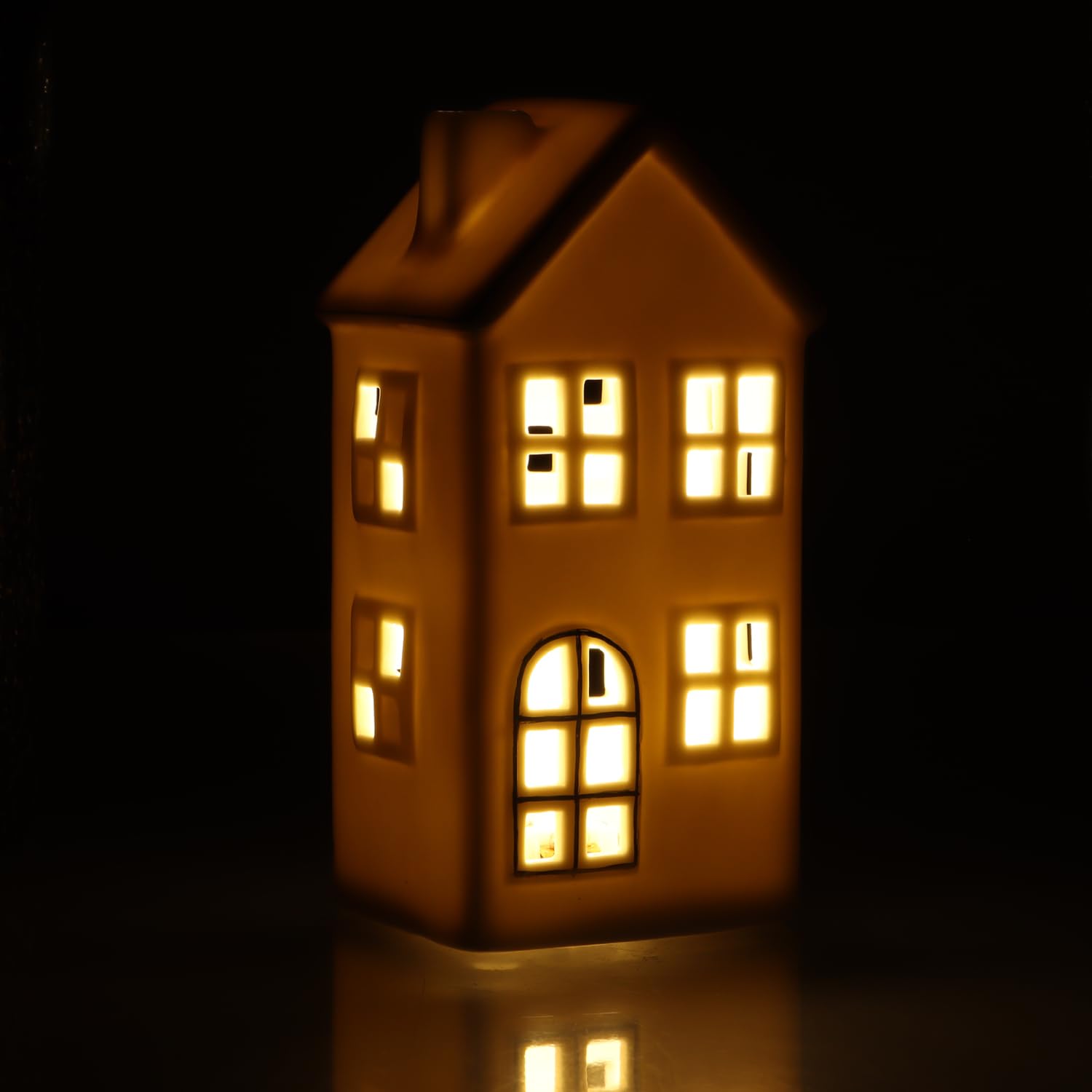 COM-FOUR® Domek LED z porcelany - latarnia na baterie - biala blyszczaca dekoracyjna latarnia do dekoracji zimowych i swiatecznych (Domek - 15cm)