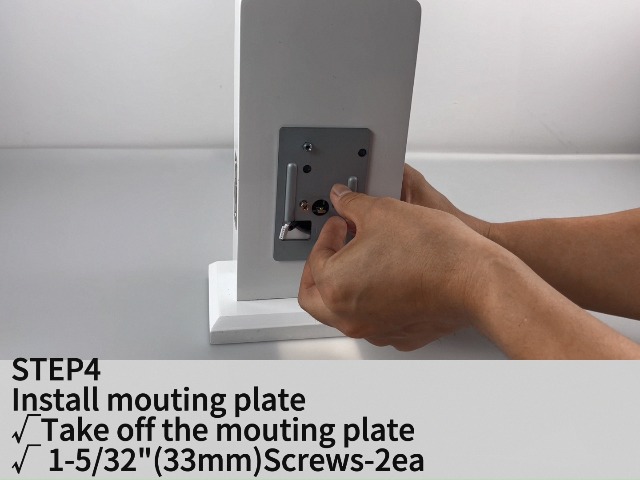 Components included with the ELAMOR Smart Lock M12.