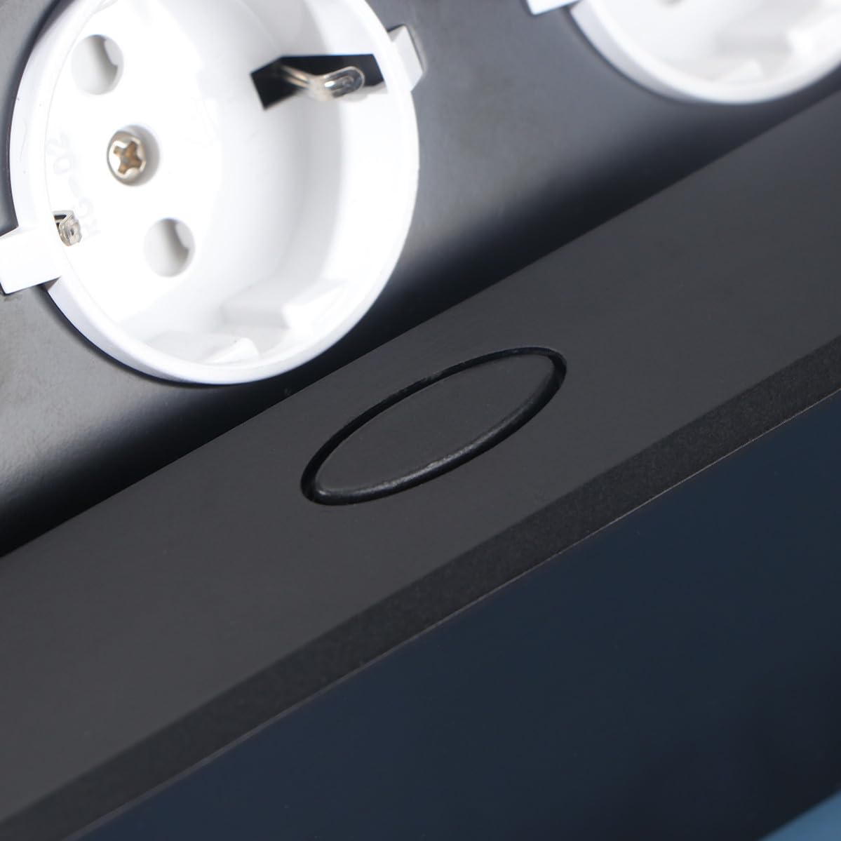 Luxshiny Multimedia Steckdosenwürfel mit USB Schwarz Versteckte Anschlussbox aus Aluminiumlegierung und Stahl 3 Europäische Steckdosen Runde Pop Up Buchse für Schreibtisch im Büro