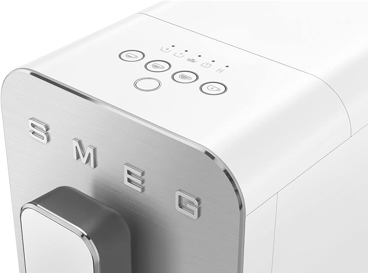 Smeg, Macchina da Caffè Espresso Automatica BCC11BLMEU, Macinacaffè Integrato, Sistema Thermoblock, Serbatoio Acqua da 1,4 L, Cassetto Raccogligocce Rimovibile, Dimensioni Compatte, 1350W, Nero