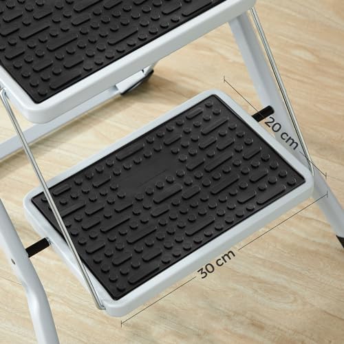 Miniatura 5 de Songmics Escalera De 2 Peldaños, Escalera Plegable, Profundo Del Peldaño De 20 Cm, Goma Antideslizante, Con Asa, Carga De 150 Kg, Acero, Blanco Y Negro Gsl02wt