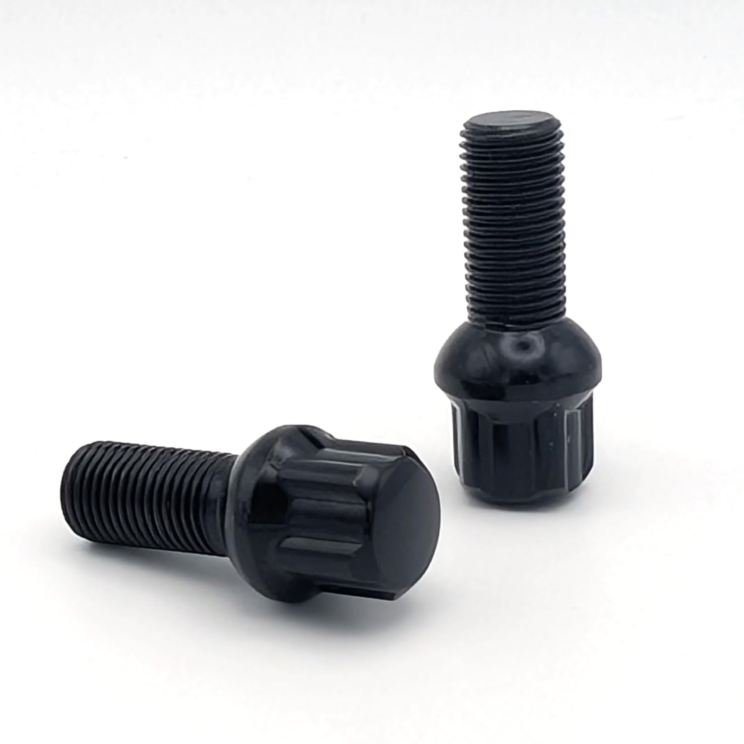 TRACER Lot de boulons de roue antivol M14 x 1,5 27 mm à tête sphérique R13 noir avec 2 adaptateurs compatibles avec Audi, VW, Seat, Skoda