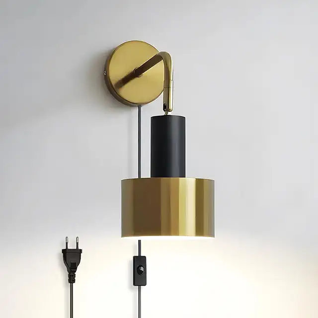 Applique Murale Vintage avec Prise et Interrupteur, Lampe Industrielle Réglable E27