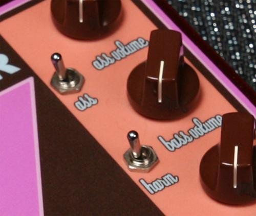 Amazon.com: Malekko Heavy Industry B:ASSMASTER Pedal de efectos de