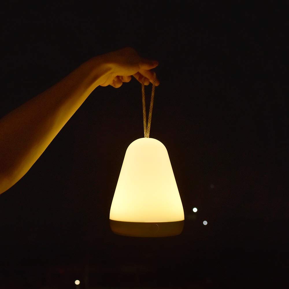 Lampy stołowe Silikonowa lampa stołowa na biurko Przenośna lampka nocna LED Pilot Możliwość przyciemniania Zegar Lampka nocna z możliwością ładowania USB Latarnia zewnętrzna (Kolor abażuru: biały)