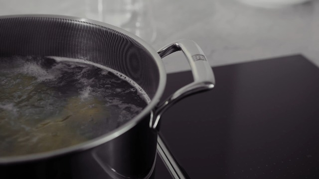 Amazon.co.jp : ZWILLING ツヴィリング 「 ピーク ストックポット 24cm