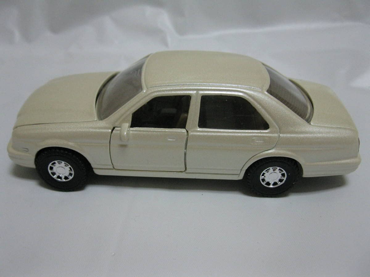 Amazon.co.jp: ダイヤペット 日産 シーマ 白 №011 1992 1/40