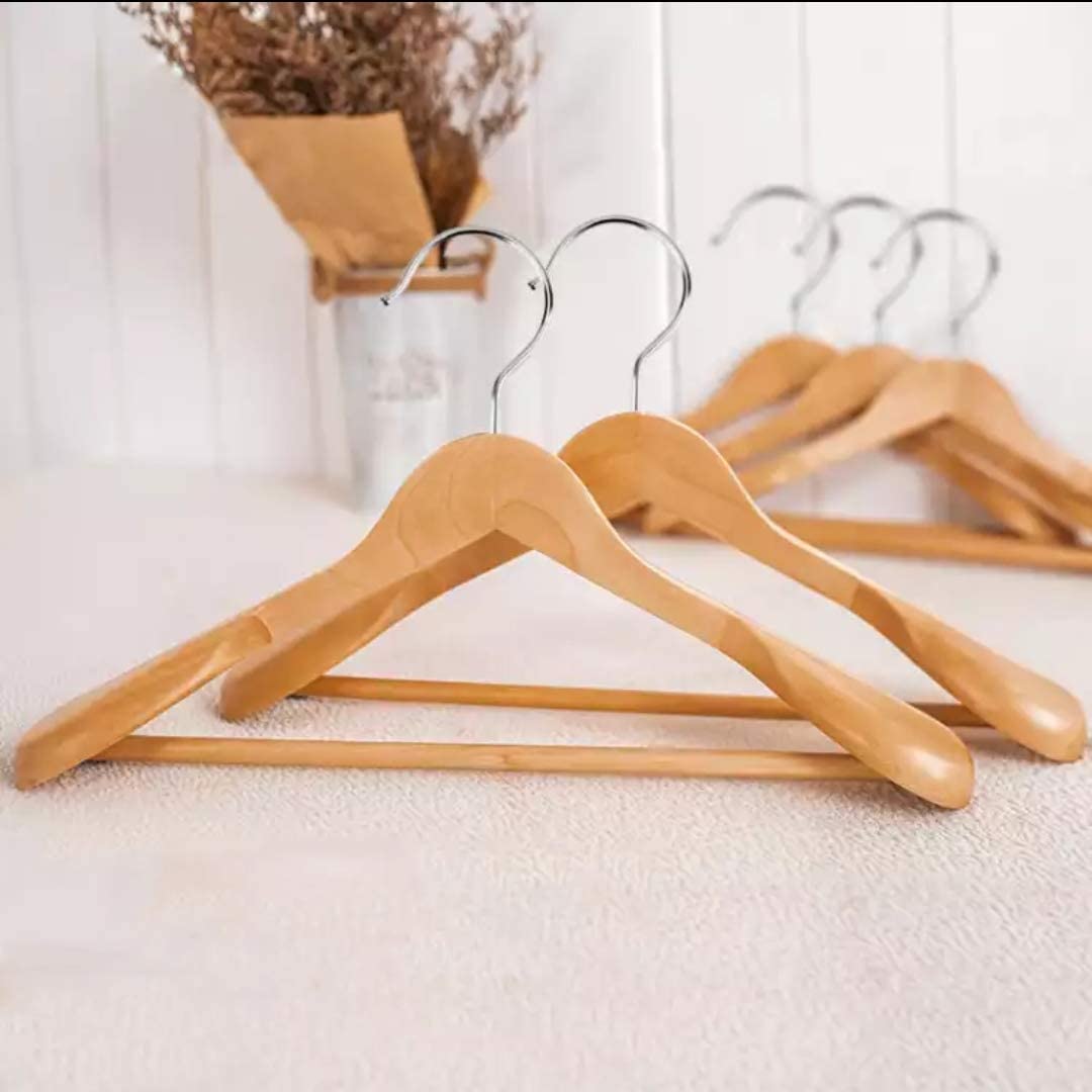 60 Stück Massivholz Kleiderbügel für Anzüge – Extra Breite Schultern, rutschfest, 360° Drehbarer Haken – Ideal für Hemden, Mäntel, Jacken, Hosen (Natur, Hochwertiges Holz)