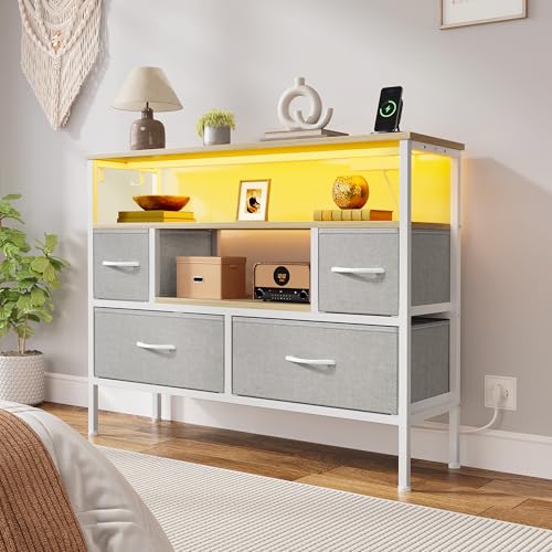 YITAHOME Commode pour chambre à coucher avec 4 tiroirs en tissu, buffet avec 2 prises, 2 ports USB et barre lumineuse LED, meuble TV avec crochets latéraux, gris clair