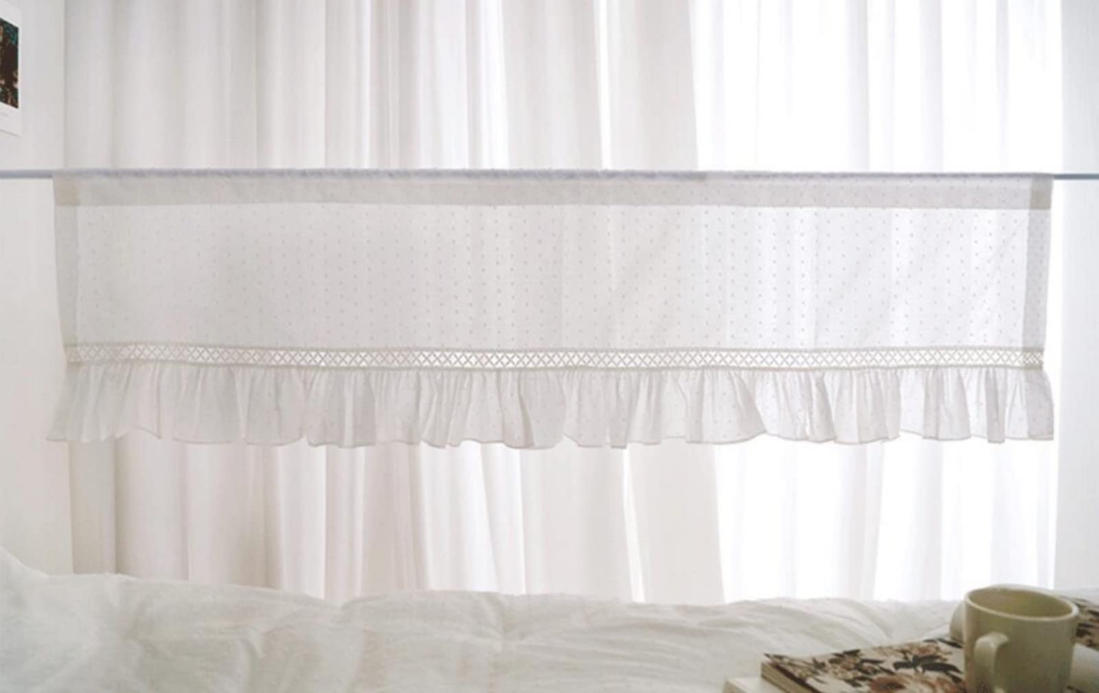 Rideau de fenêtre en coton semi-transparent style campagnard pour petites fenêtres - Cantonnière brodée à pompons blancs - Parfait pour la cuisine, le bistrot, le café et les portes.