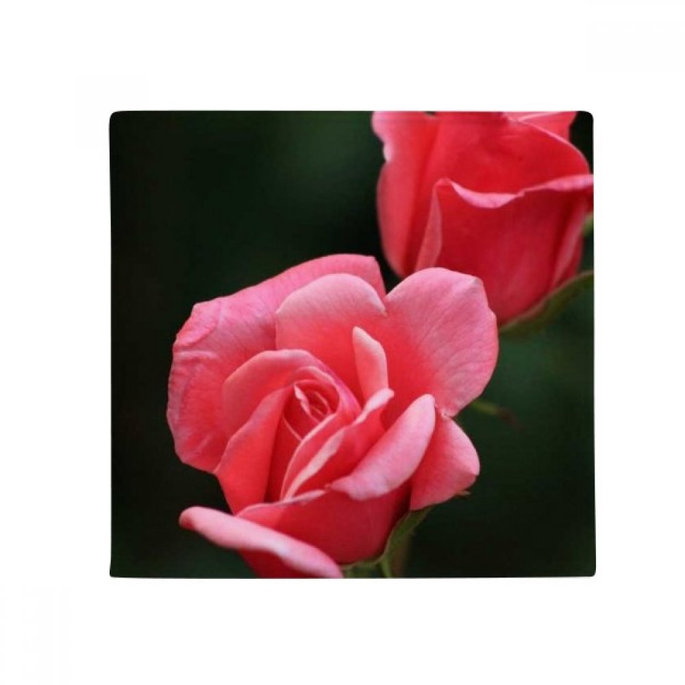 Tapis multicolore rose rouge à offrir en cadeau de crémaillère pour la maison