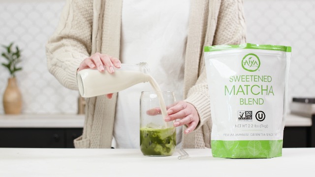 Amazon.com: Aiya Sweetened Matcha Blend Powder - Matcha Latte