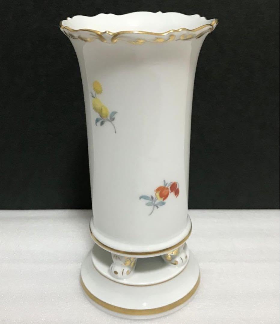 マイセン 金彩 四つ脚 フラワーベース 花瓶 一輪挿し 一級品 Amazon.co.jp: マイセン 金彩 四つ脚 フラワーベース 花瓶