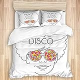 DESIGN: Der Bettbezug hat einen problemlos versteckten Reißverschluss und Kissenbezüge haben Umschlagverschlüsse.