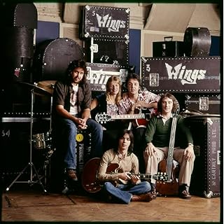 Wings: The Story of a Band on the Run Hardcover – November 4, 2025 - Les Beatles, Paul McCartney, John Lennon, RIngo Starr, George Harrison Wings: The Story of a Band on the Run Hardcover – November 4, 2025 – Image 4