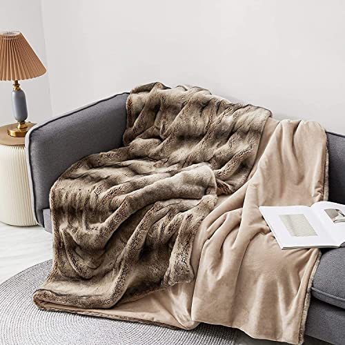 Eikei Luxury Faux Fur Throw Blanket Super Soft Oversized Thick Warm Afghan Reversible to Plush Velvet in Tan Grey Wolf, Cream Mink or Blush Chinchilla, Machine Washable (Mocha, 60Wx70L)