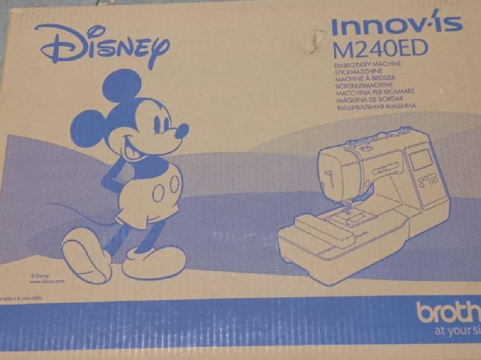 Brother Macchina da Ricamo Innov'is M240D Disney - 125 Ricami, 45 Disney, Area 10x10 cm, Touchscreen LCD 3,7 Pollici, Bianco, Plastica e Acciaio Inossidabile
