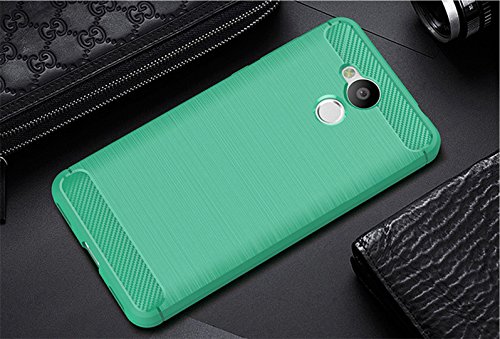 [3] Flessibile e resistente: oltre all'aspetto speciale che dà la copertura allo smartphone, la cover antiscivolo, antisporco e antistrappo protegge il telefono.