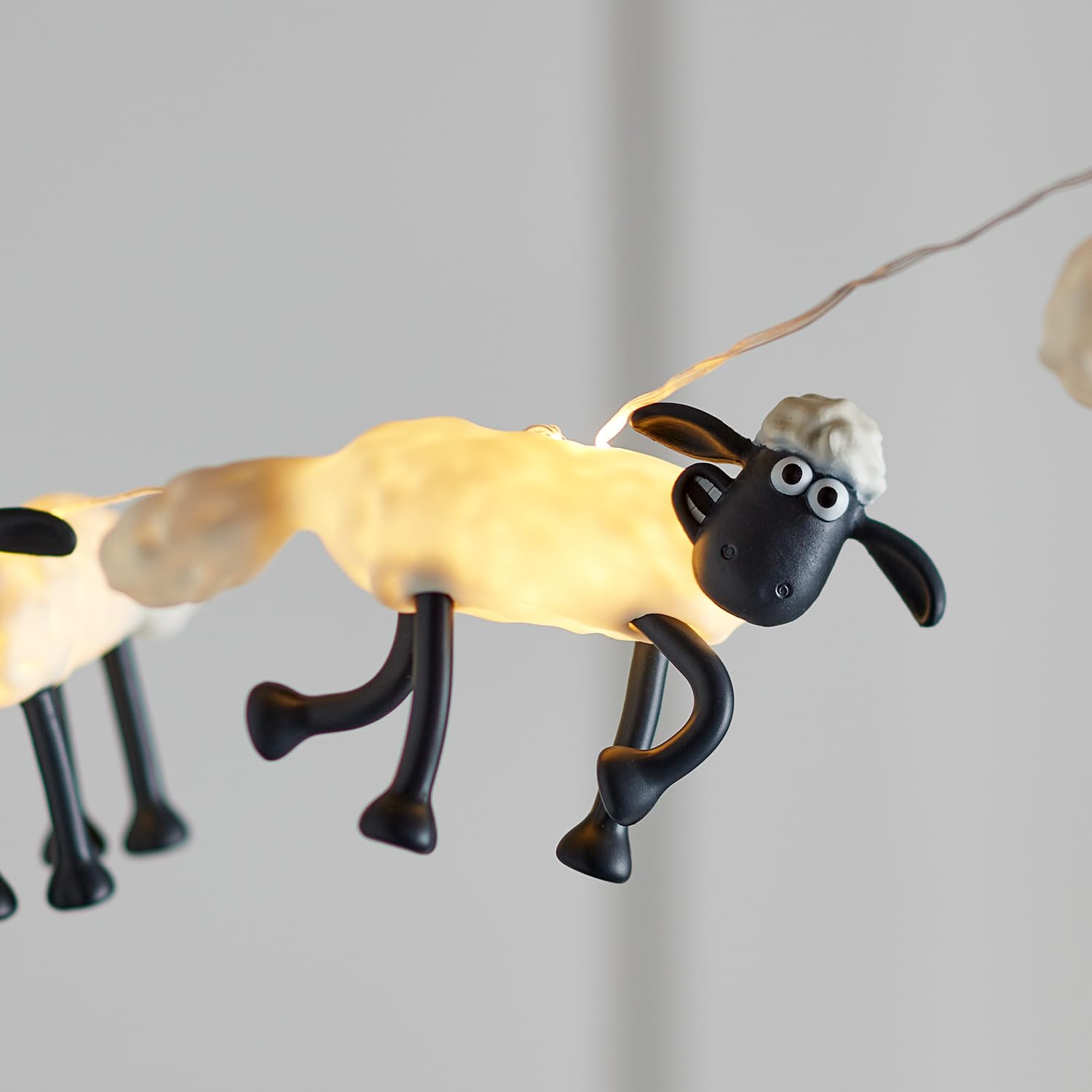 Lights4fun LED Shaun das Schaf™ Lichterkette mit Fernbedienung Nachtlicht Kinderzimmer Nachtlampe