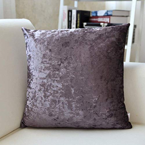 Coussin de maintien Snug contre le mal de dos sur le canapé