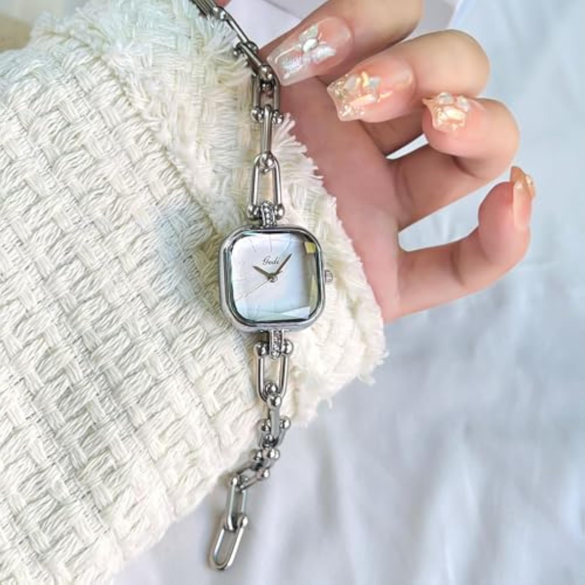 Women's Light Luxury Bangle-Style Square Quartz Watch, Gift