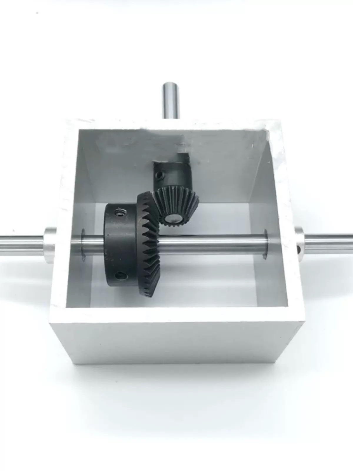 Mechanical Steering 90 Degree Steering Gearbox Commutator 8mm Shaft 1:2 Transmission Reversing Gearbox 1 to 2 Hand Cranked Mechanical Reducer Direction Transmission