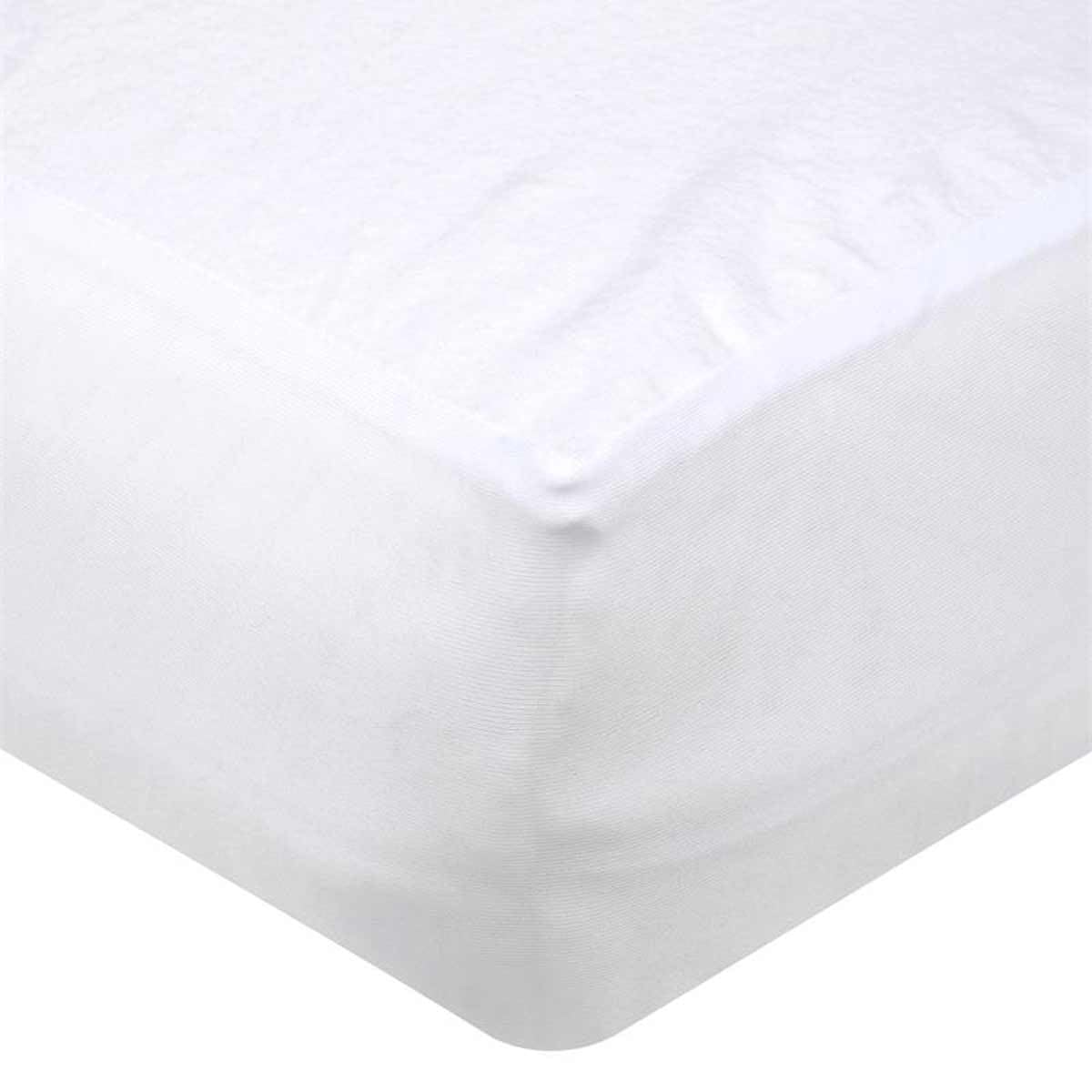 Protège-matelas molleton imperméable fini les taches sur votre lit 140x200