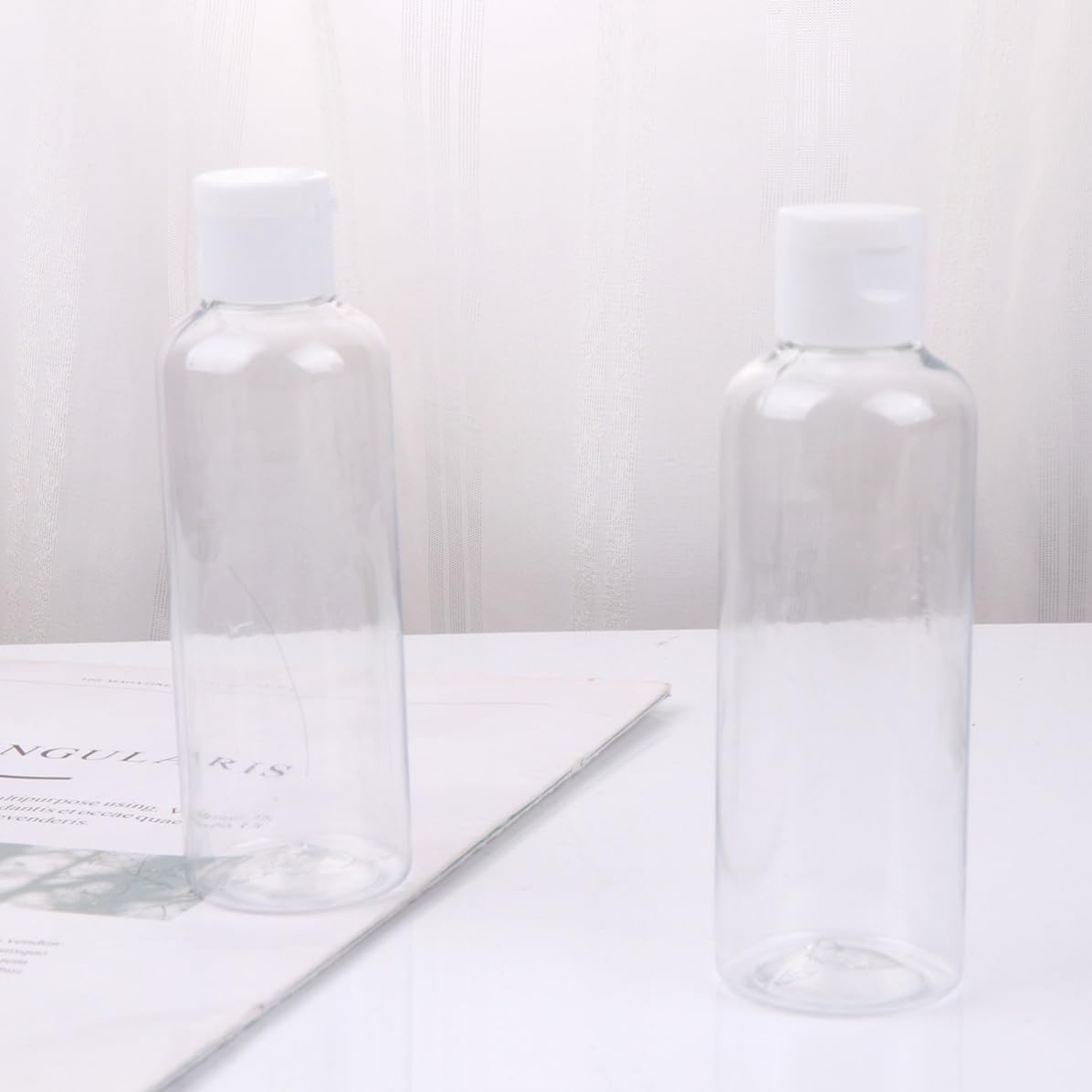 Travel Shampoo Bottles Refillable Plastic Squeeze Bottles 100ml 30pcs with Flip Cap Lightweight Empty Emulsion for Lotions and Makeup Remover for Travel and Daily Life