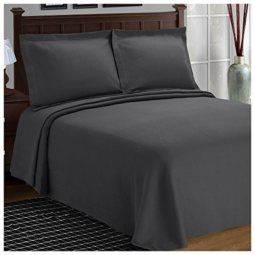 Image of BNM Oversized Solitaire Matelasse Cotton Bedspread, Jacquard Weave, Soft and Breathable, All-Season, Cozy and Lightweight, Perfect for Master or Guest Bedroom, Matching Pillow Shams, Grey, Twin