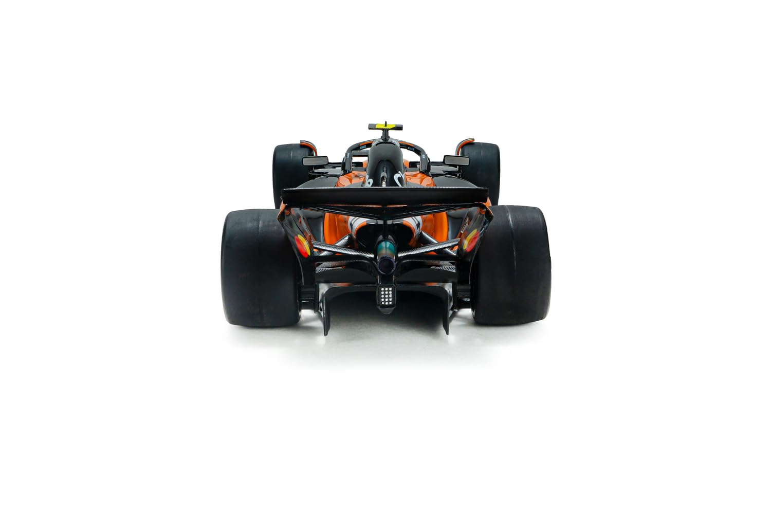 Solido McLaren MCL39#4 GP Monaco 1:18 – Die-Cast Formuła 1 model samochodu, kierowca L. Norris, pomarańczowy, model kolekcjonerski, karton okienny z cokołem z tworzywa sztucznego