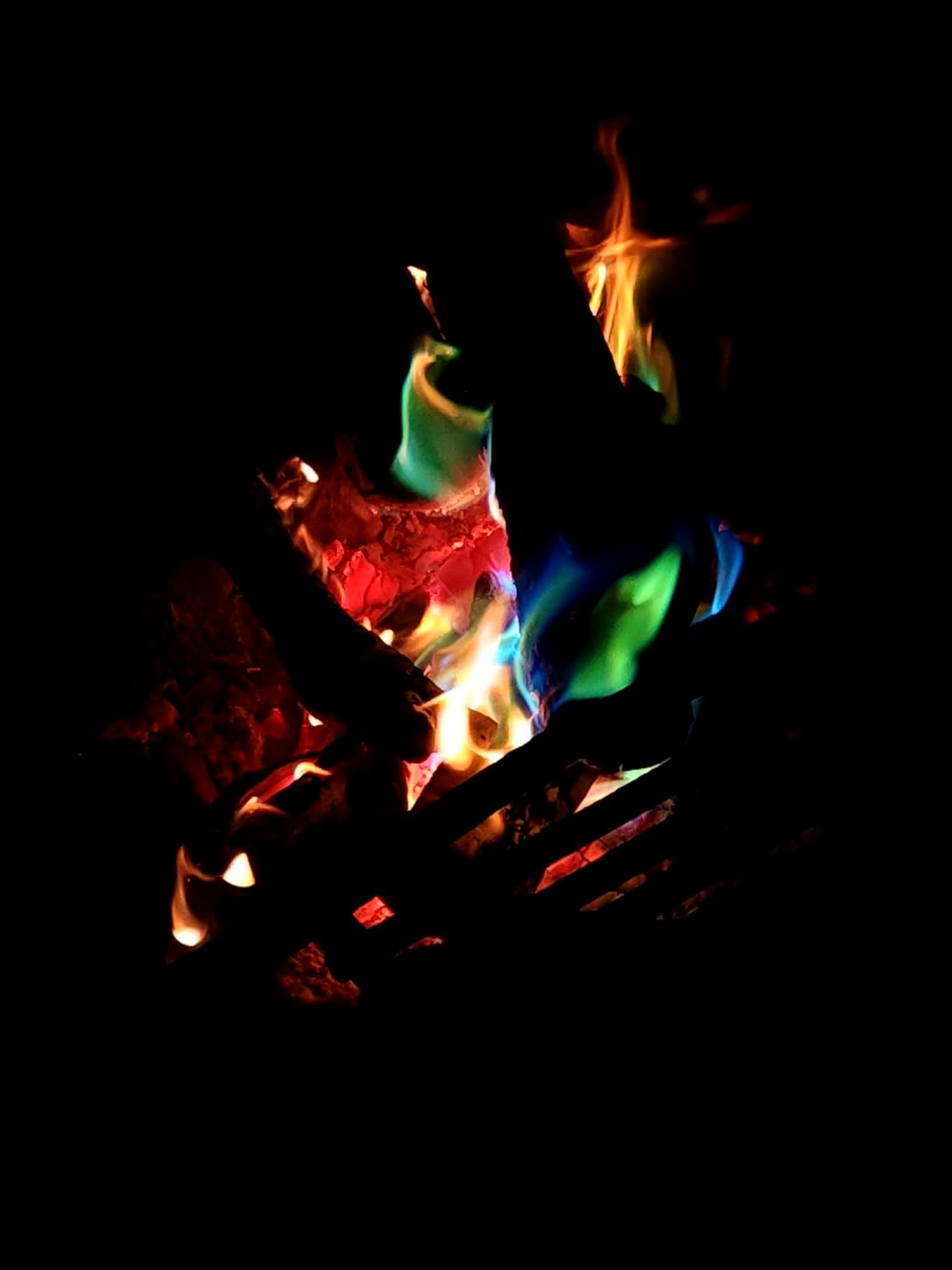 Amazon.com : Mystical Fire Color Changing Packets Fire Pits Campfire ...