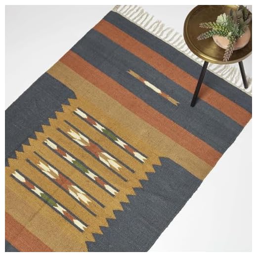 HOMESCAPES Tapis Kilim en Coton et Jute, Tapis Bleu Lundi, Tapis de Salon Artisanal 120x170 cm