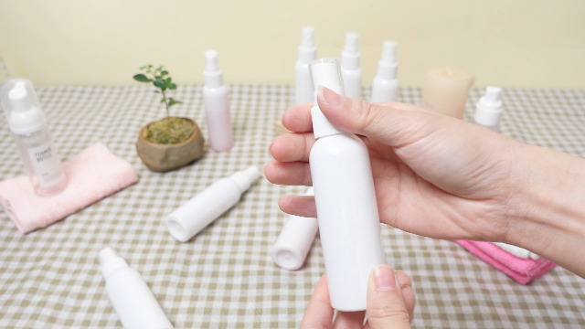 Tanlade 100 Pcs 2oz Mini Botellas Spray Reutilizables miniatura 7