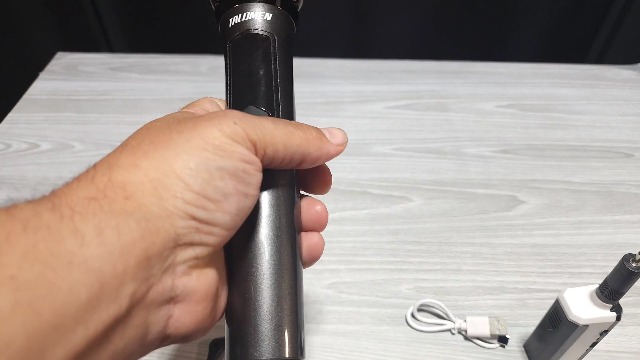 Talomen Microphone Sans Fil Quadruple 2.4GHz - Kit 4 Micros Karaoké Rechargeables - Portée 50m - K604