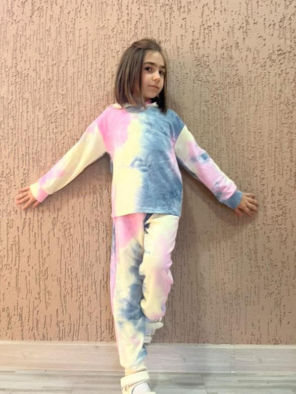 Arshiner Girl's 2 Piece Tie-dye Pullover Hooded Sweatshirt Set Sweatsuits and Sweatpants - Image 2