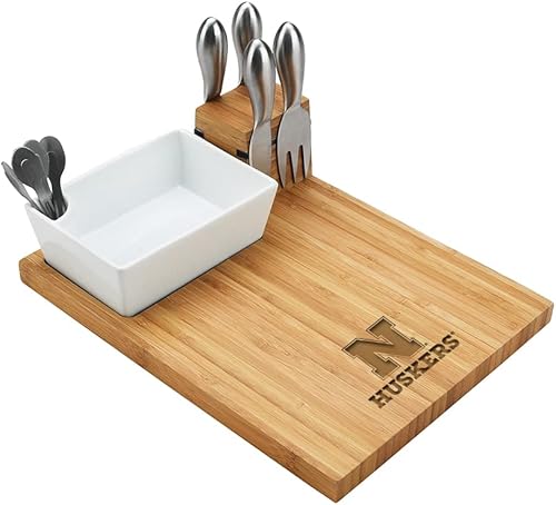 NCAA Nebraska Cornhuskers - Tabla de quesocharcutería con licencia oficial de bambú con juego de cuchillos y marcadores de queso por Picnic at Ascot