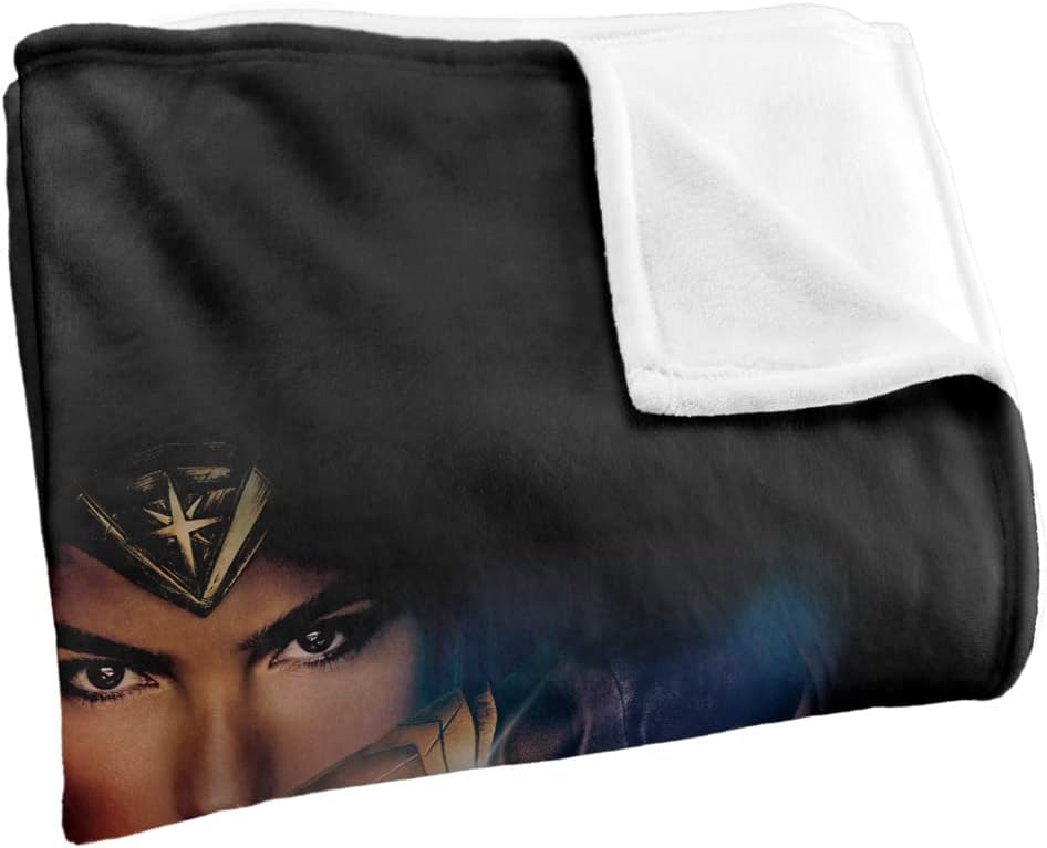 Wonder Woman Arms Crossed Silky Touch Super Soft Throw Blanket 36" x 58"