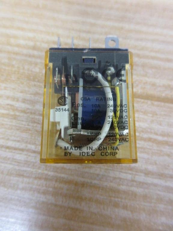 Side view of Idec RH2B-UL-AC110-120V Relay with electrical ratings